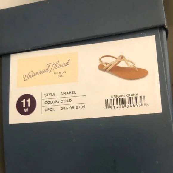Universal Thread Anabel Gold Sandals NWB - Picture 2 of 2
